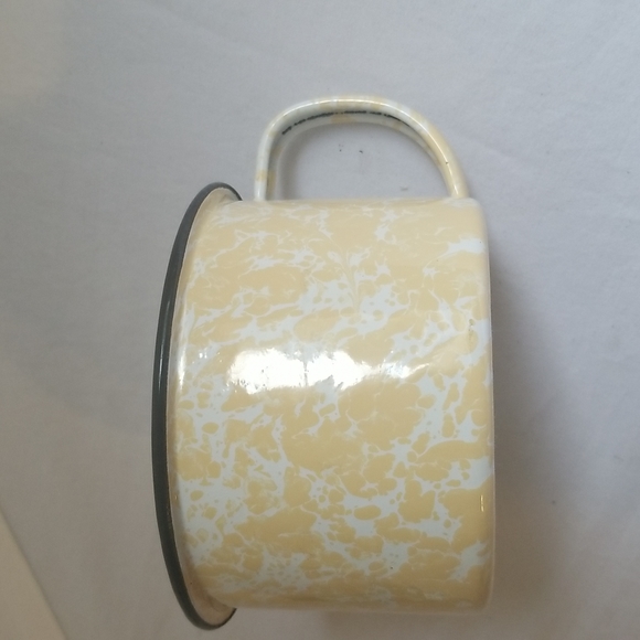 Gift idea💥Yellow splatterware cup 4 inches across - Picture 3 of 3